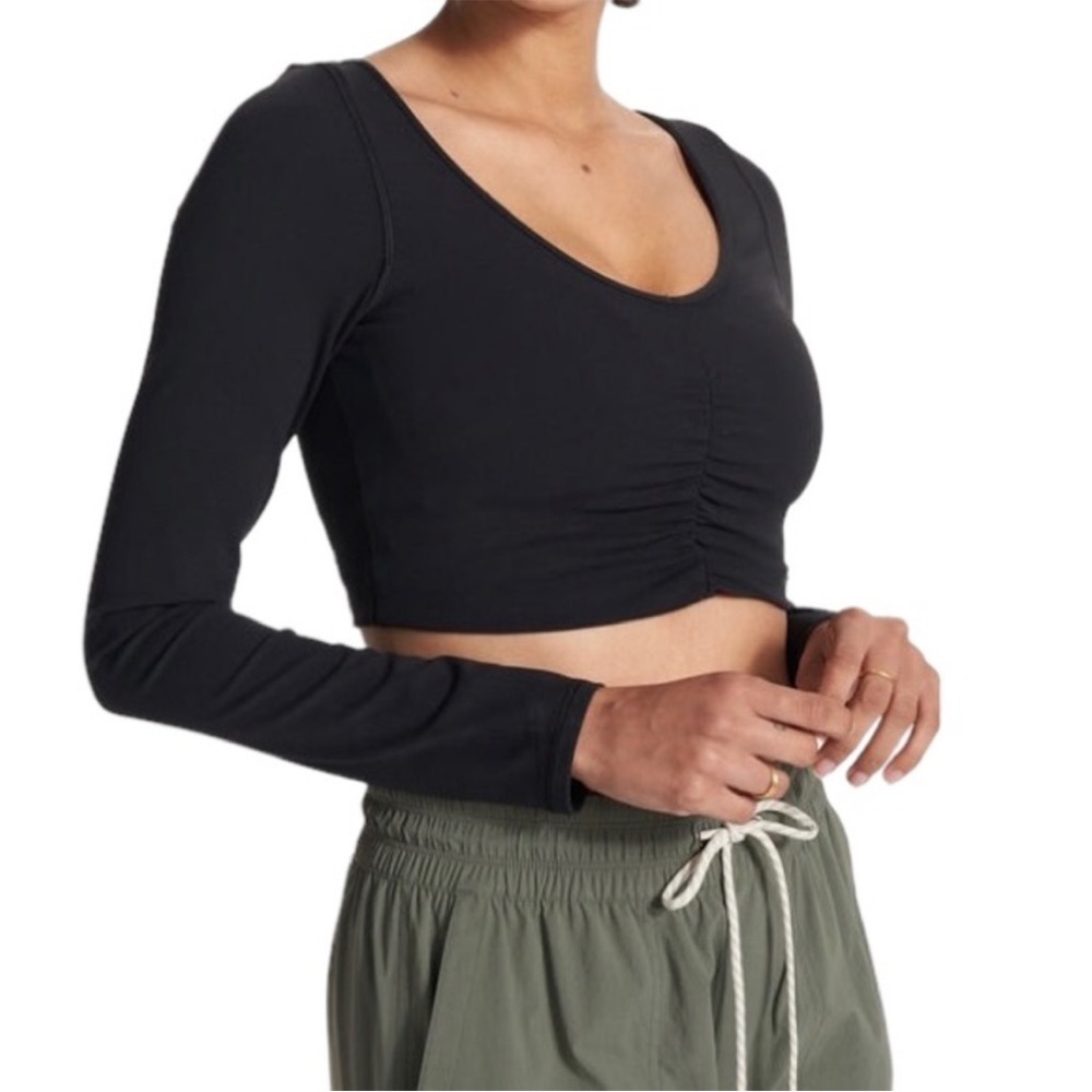 WORN ONCE Vuori long sleeved ruched bra top
